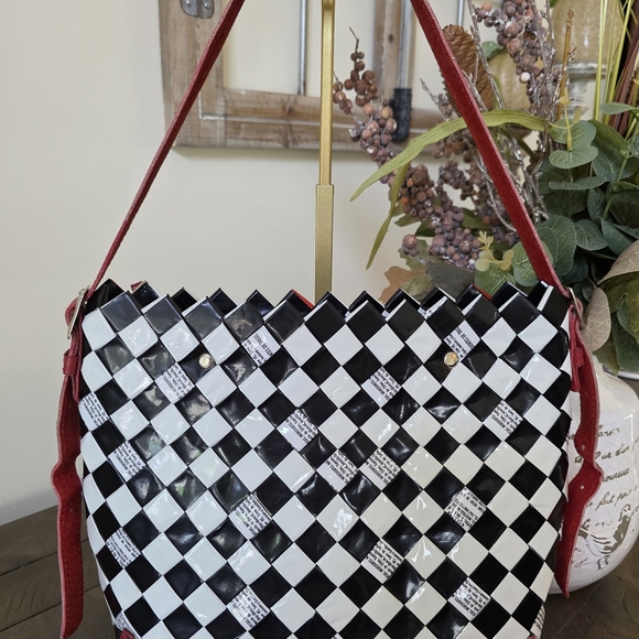 Nahi Ollin Black & White Checkerboard Candy Wrapper Crossbody/Shoulder Bag - Picture 8 of 12